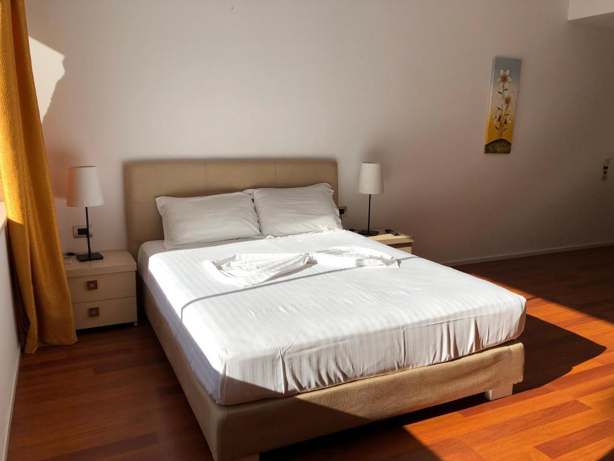 Nemesis Hotel Саранда Екстер'єр фото