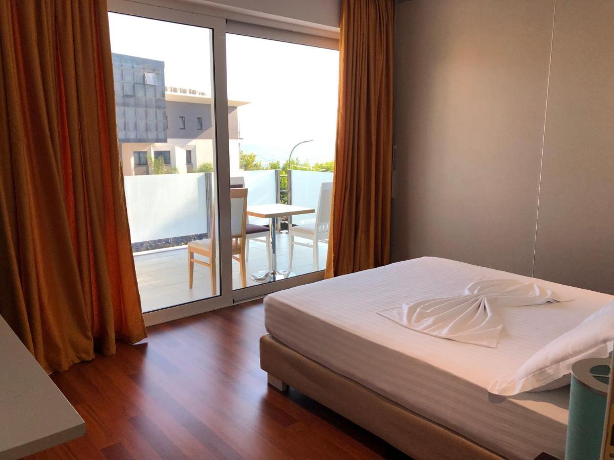 Nemesis Hotel Саранда Екстер'єр фото
