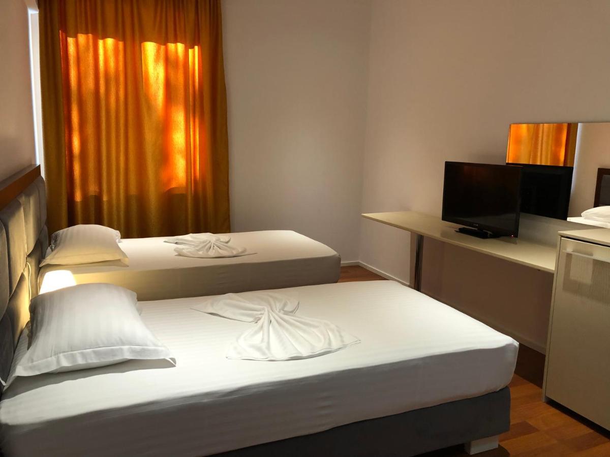 Nemesis Hotel Саранда Екстер'єр фото