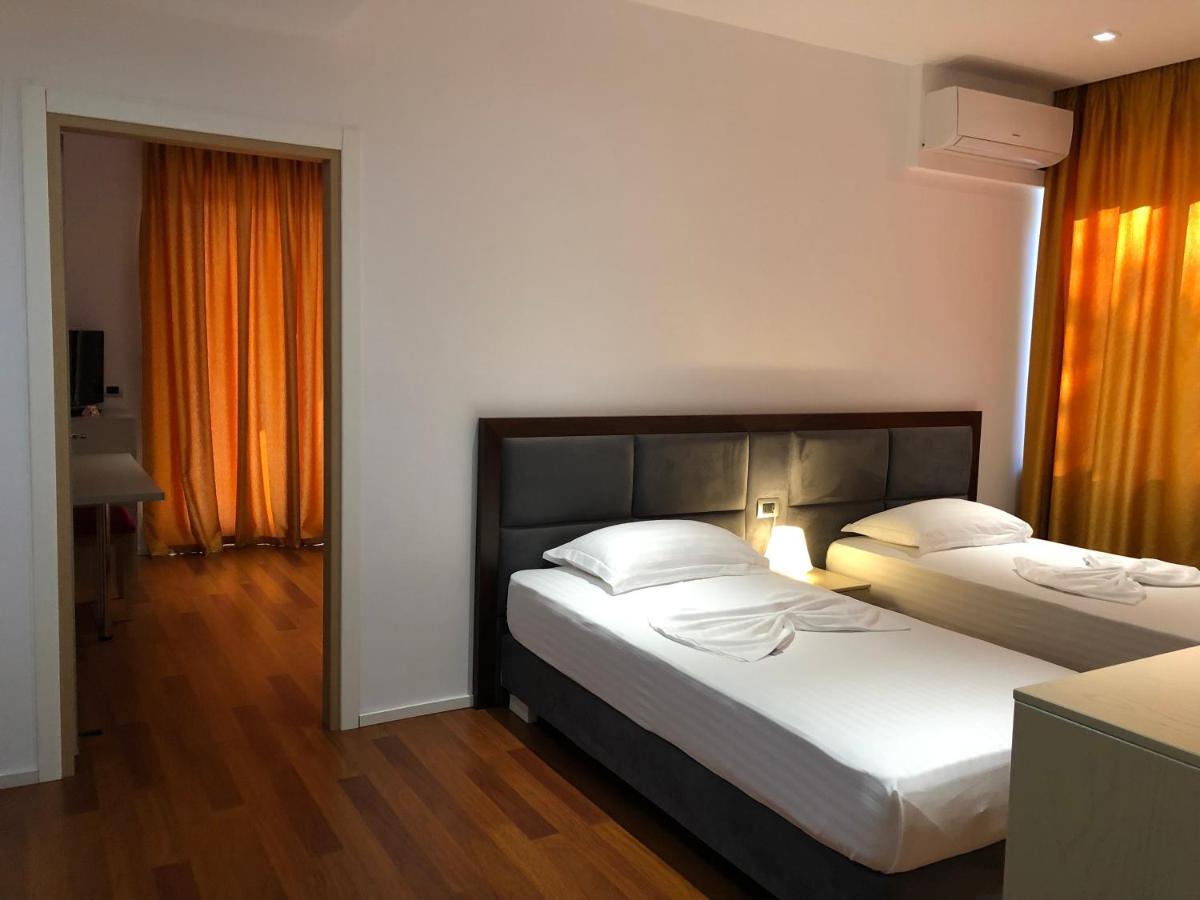 Nemesis Hotel Саранда Екстер'єр фото