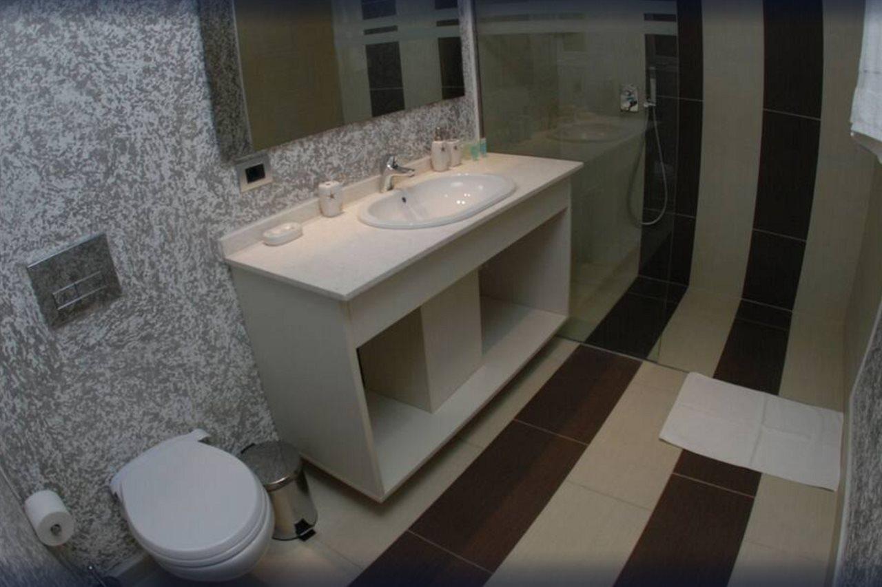 Nemesis Hotel Саранда Екстер'єр фото